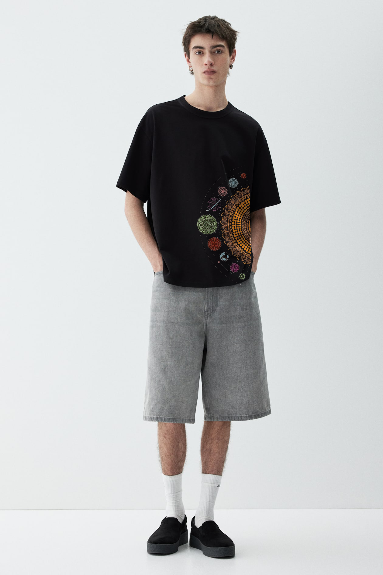 PLANETS - MERAI ORIGINALS OVERSIZED FIT T-SHIRT